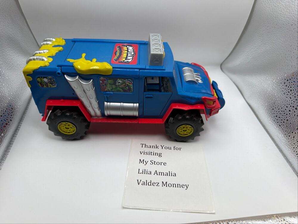Mutan Mania by Moose Toys Huge Lot 34 mutans, extra parts and ring and vehicle